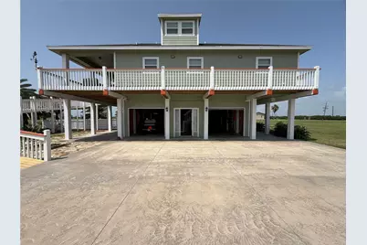 979 Rancho Carribe Drive, Crystal Beach, TX 77650 - Photo 9