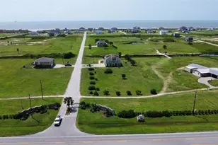 979 Rancho Carribe Dr, Crystal Beach, TX 77650 - Photo 45