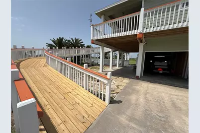 979 Rancho Carribe Drive, Crystal Beach, TX 77650 - Photo 15
