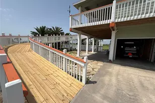 979 Rancho Carribe Dr, Crystal Beach, TX 77650 - Photo 15