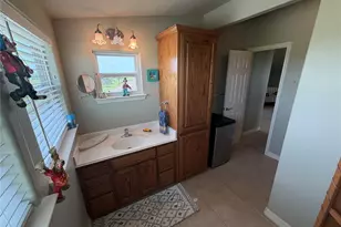 979 Rancho Carribe Dr, Crystal Beach, TX 77650 - Photo 43