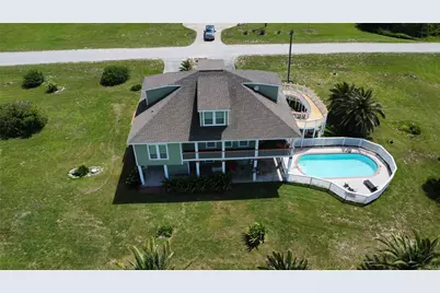 979 Rancho Carribe Drive, Crystal Beach, TX 77650 - Photo 3