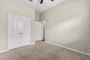 2733 W Oaks Blvd, Pearland, TX 77584 - Photo 25