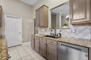 2733 W Oaks Blvd, Pearland, TX 77584 - Photo 17