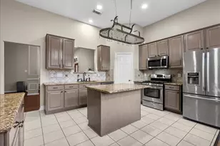 2733 W Oaks Blvd, Pearland, TX 77584 - Photo 15