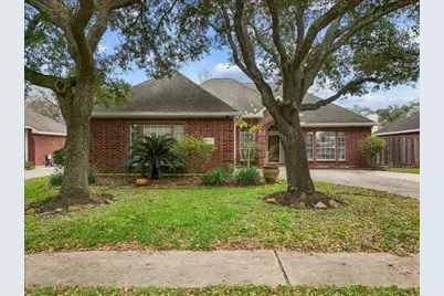 2733 W Oaks Boulevard, Pearland, TX 77584 - Photo 1