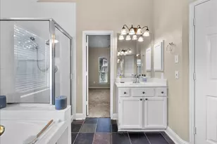 2733 W Oaks Blvd, Pearland, TX 77584 - Photo 23