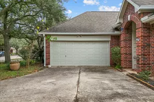 2733 W Oaks Blvd, Pearland, TX 77584 - Photo 33