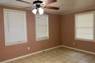 426 E Fm 1093 Rd, Wallis, TX 77485 - Photo 9