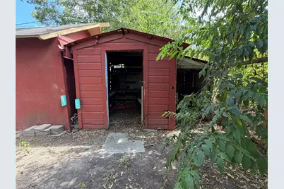 426 E Fm 1093 Road, Wallis, TX 77485 - Photo 17