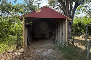 426 E Fm 1093 Rd, Wallis, TX 77485 - Photo 17