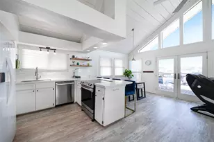 1127 Tiki Dr, Tiki Island, TX 77554 - Photo 9