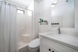 1127 Tiki Dr, Tiki Island, TX 77554 - Photo 25