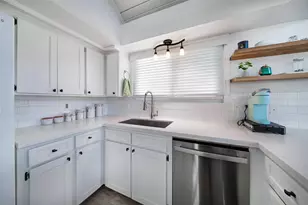 1127 Tiki Dr, Tiki Island, TX 77554 - Photo 19