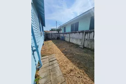 1601 40th Street, Galveston, TX 77550 - Photo 15