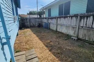 1601 40th St, Galveston, TX 77550 - Photo 15