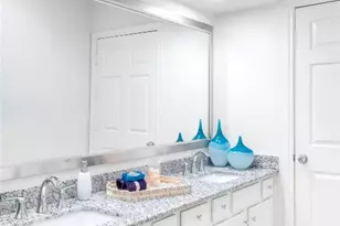 320 Jackson Hill St, Houston, TX 77007 - Photo 9