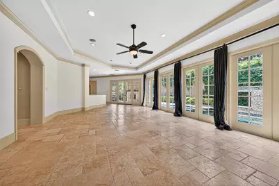 2400 Avalon Place, Houston, TX 77019 - Photo 9