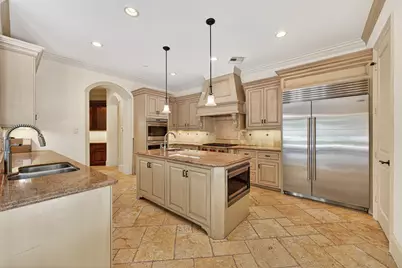 2400 Avalon Place, Houston, TX 77019 - Photo 11