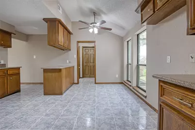 339 Freeman Boulevard, West Columbia, TX 77486 - Photo 7