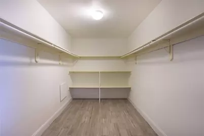 11302 Blackhawk Boulevard, Houston, TX 77089 - Photo 15