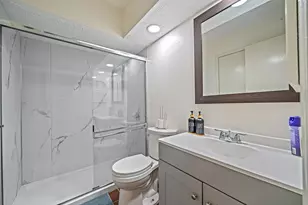 11614 Plumbrook Dr, Houston, TX 77099 - Photo 9