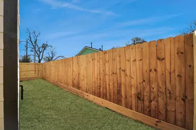 8025 Peachtree Street #C, Houston, TX 77016 - Photo 35