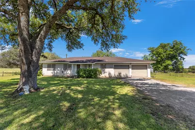 2602 Bootlegger Lane, Yoakum, TX 77995 - Photo 1