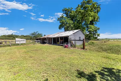 2602 Bootlegger Lane, Yoakum, TX 77995 - Photo 21