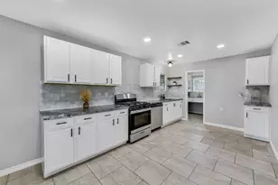 822 Dutch St, Deer Park, TX 77536 - Photo 9