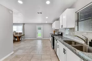 822 Dutch St, Deer Park, TX 77536 - Photo 11