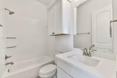 2511 S Houston Avenue, Pearland, TX 77581 - Photo 11