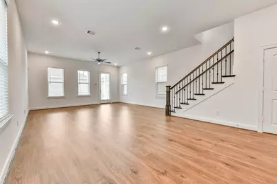 2511 S Houston Avenue, Pearland, TX 77581 - Photo 5