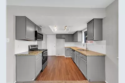 8406 Daycoach Lane, Houston, TX 77064 - Photo 9