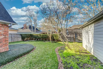 7111 Glenwood Drive, Sugar Land, TX 77479 - Photo 29