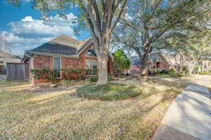 7111 Glenwood Dr, Sugar Land, TX 77479 - Photo 3