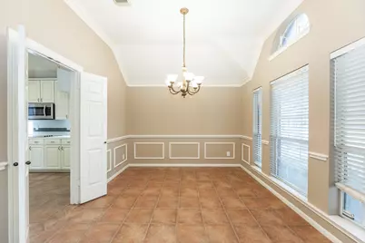 7111 Glenwood Drive, Sugar Land, TX 77479 - Photo 9