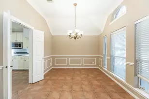 7111 Glenwood Dr, Sugar Land, TX 77479 - Photo 9