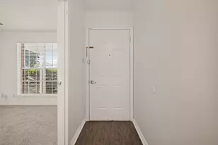 11819 S Evelyn Cir, Houston, TX 77071 - Photo 5