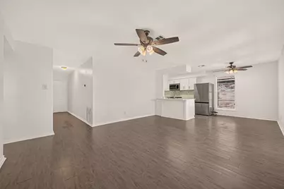 11819 S Evelyn Circle, Houston, TX 77071 - Photo 9