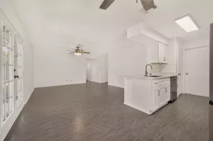 11819 S Evelyn Cir, Houston, TX 77071 - Photo 13