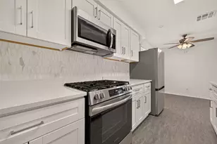 11819 S Evelyn Cir, Houston, TX 77071 - Photo 15