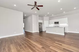 10526 Moon Vly Ln, Rosharon, TX 77583 - Photo 3