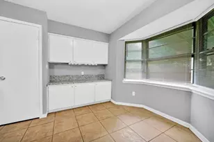 16126 La Cabana Dr, Houston, TX 77062 - Photo 11