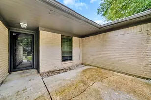 16126 La Cabana Dr, Houston, TX 77062 - Photo 3