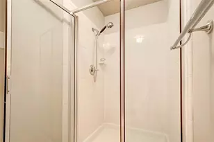 1718 Redwing Cove Dr, Houston, TX 77009 - Photo 37