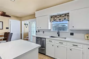 1 N Pelican St, La Marque, TX 77568 - Photo 9