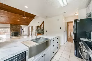 200 Fountain Lake W, Livingston, TX 77351 - Photo 11