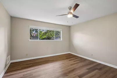 10422 Rocky Hollow Road, La Porte, TX 77571 - Photo 15