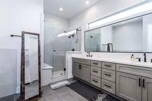 5355 Creekmont Oaks Ln, Houston, TX 77091 - Photo 11